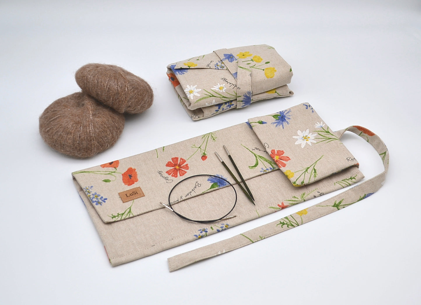 Etui na druty wymienione i na żyłce z kwiatami alpejskimi