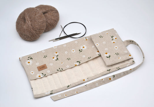 Etui na druty wymienione i na żyłce z stokrotkami