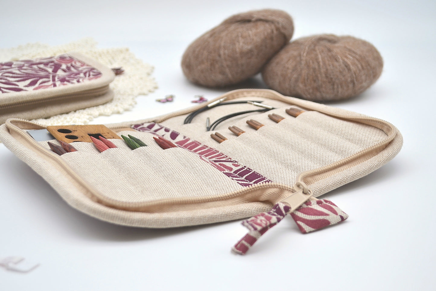 Etui zapinane na zamek / Marsala