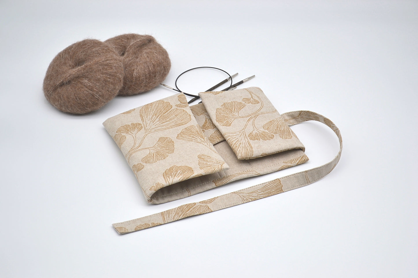 Etui na druty Liście miłorzębu szarego