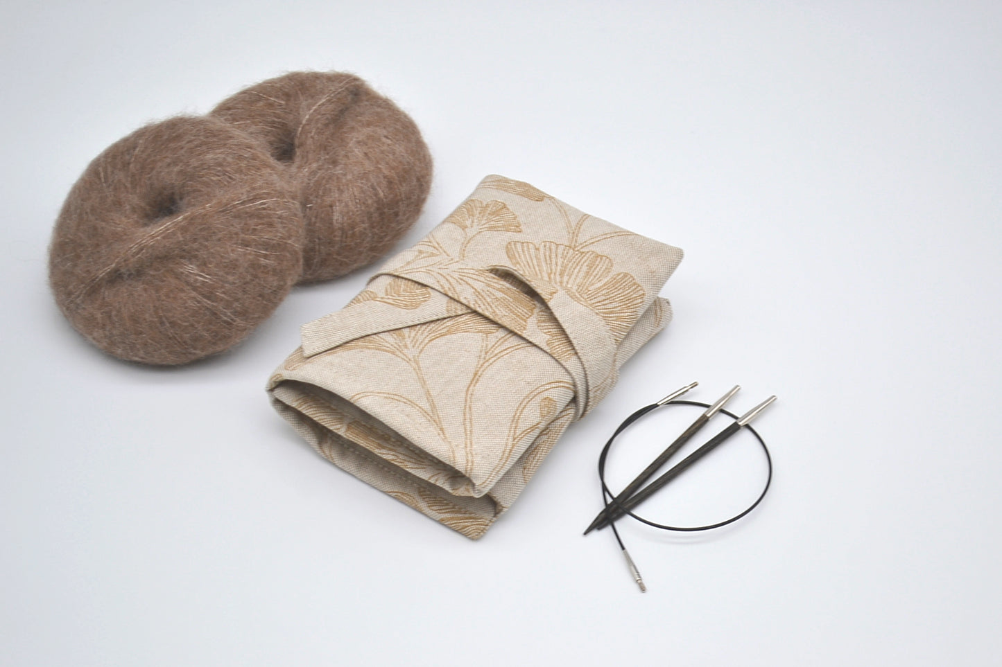 Etui na druty Liście miłorzębu szarego