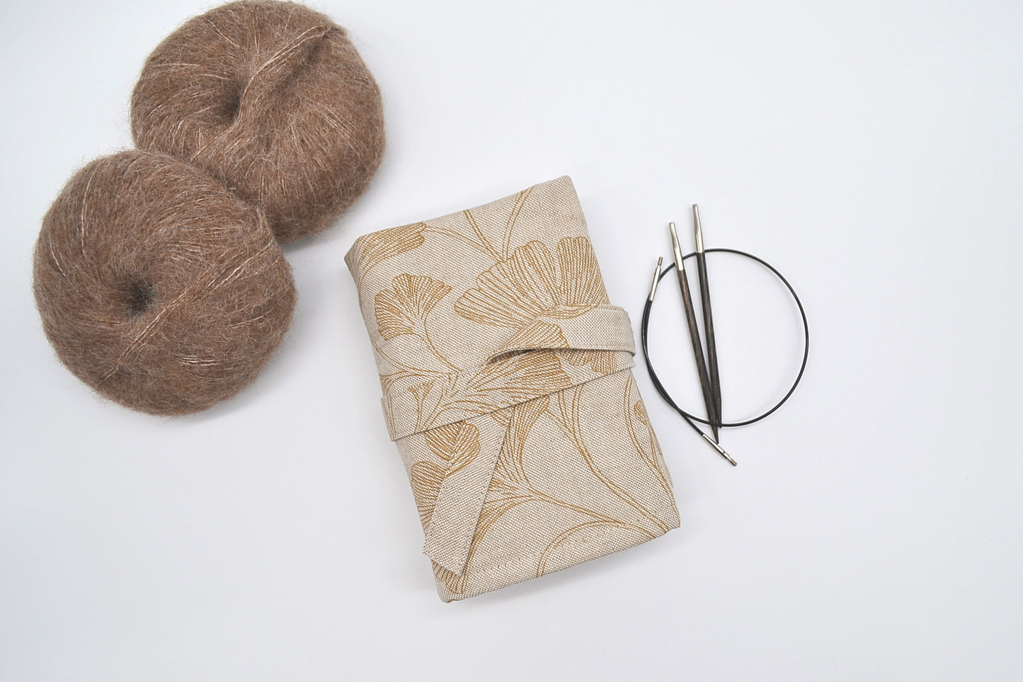 Etui na druty Liście miłorzębu szarego