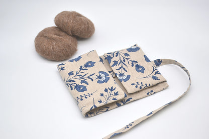 Etui na druty wymienione i na żyłce Niebieskie kwiaty