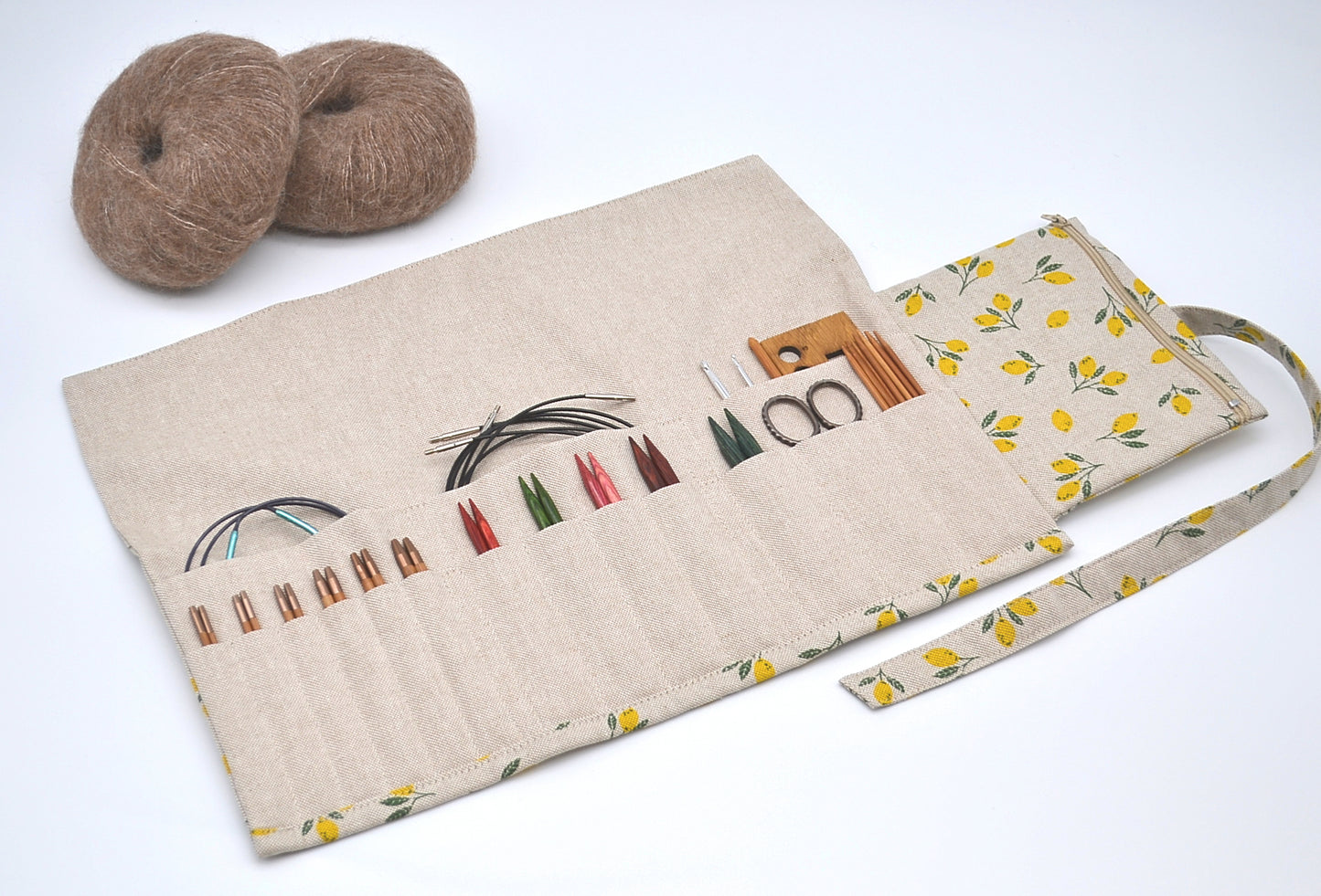 Etui na druty wymienione i na żyłce z cytrynkami