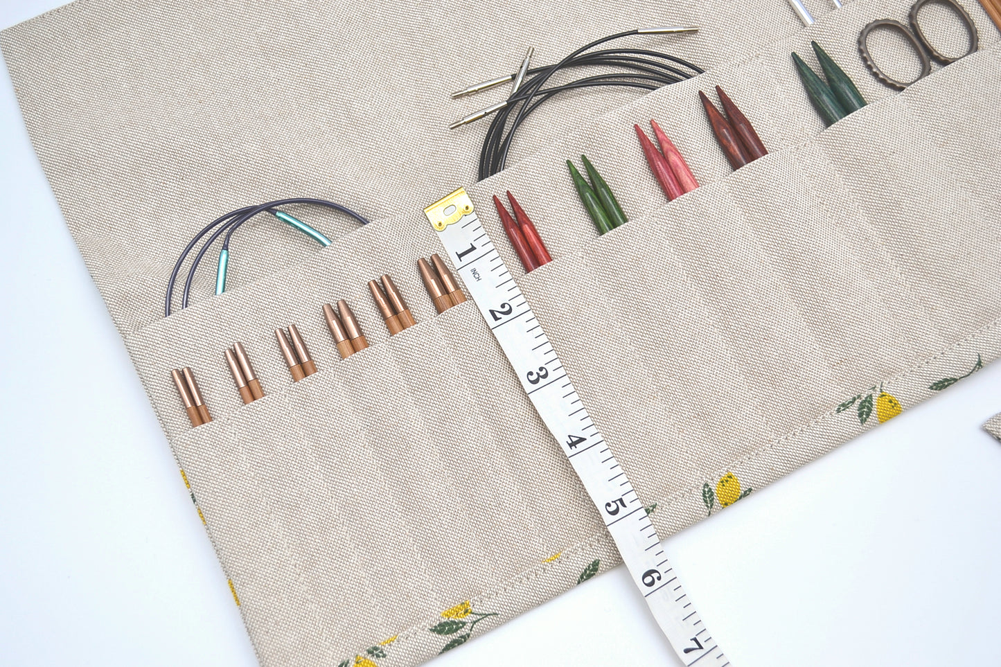 Etui na druty wymienione i na żyłce z cytrynkami