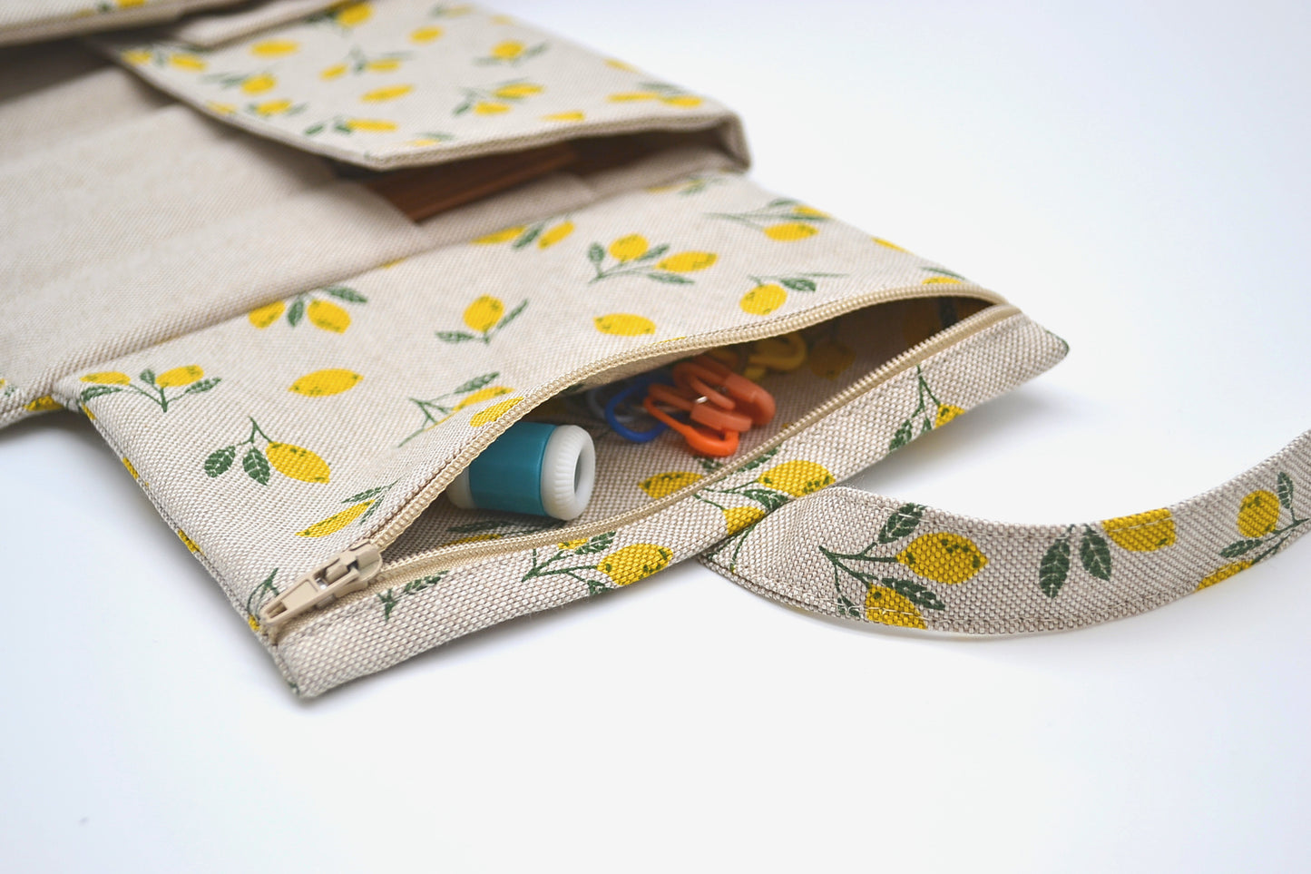Etui na druty wymienione i na żyłce z cytrynkami