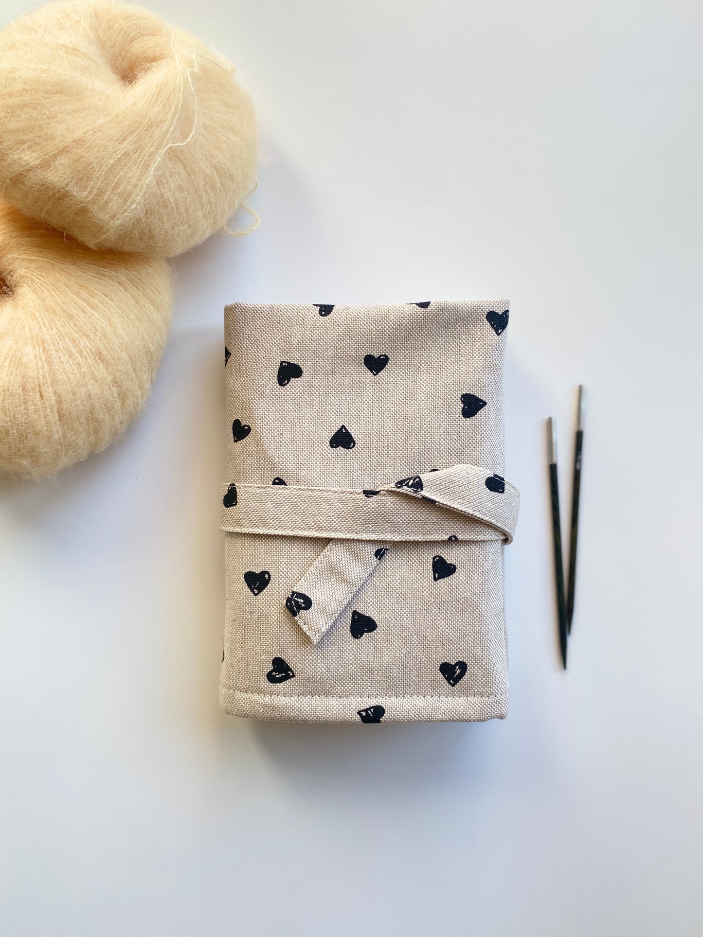 Etui na wymienne igły oraz druty na żyłce Serduszka/Hearts